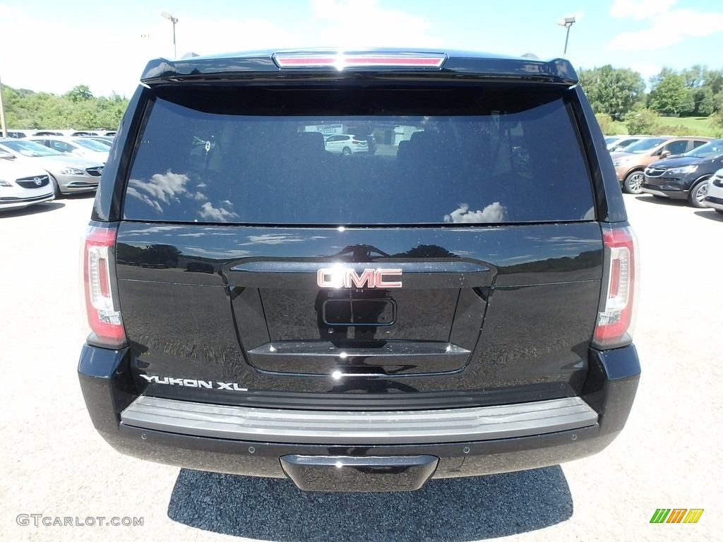 2017 GMC Yukon XL SLT 4WD Marks and Logos Photo #122089064