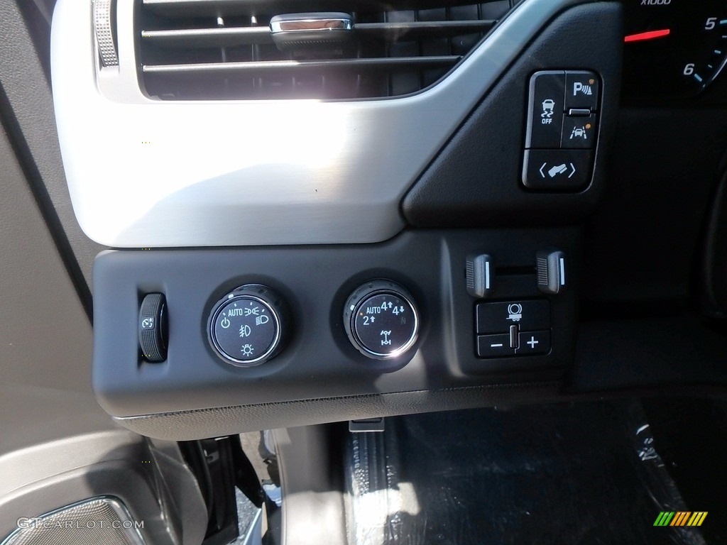 2017 GMC Yukon XL SLT 4WD Controls Photo #122089334