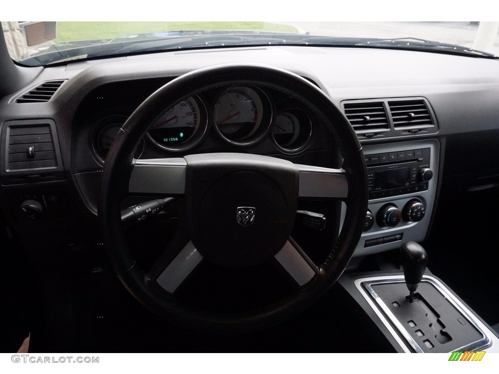 2010 Challenger SE - Brilliant Black Crystal Pearl / Dark Slate Gray photo #6