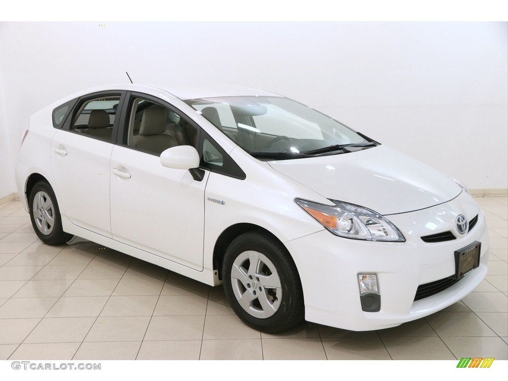 Blizzard White Pearl Toyota Prius