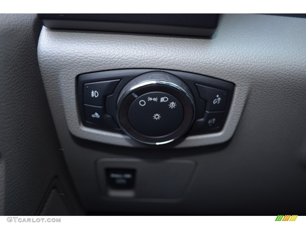 2017 F150 XL SuperCrew - Ingot Silver / Earth Gray photo #17