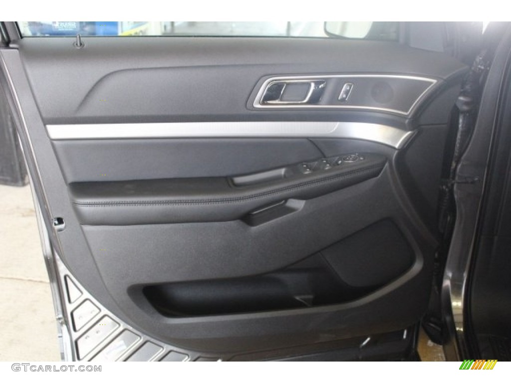2017 Explorer XLT - Magnetic / Sport Appearance Dark Earth Gray photo #9
