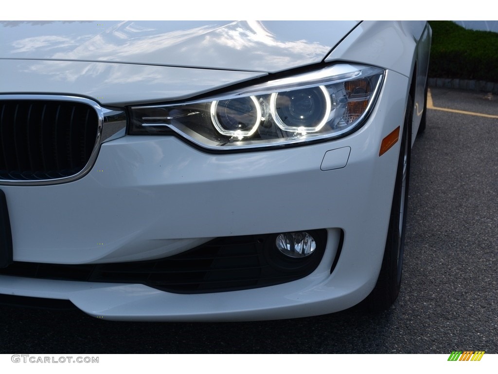 2014 3 Series 328i xDrive Sedan - Alpine White / Black photo #31