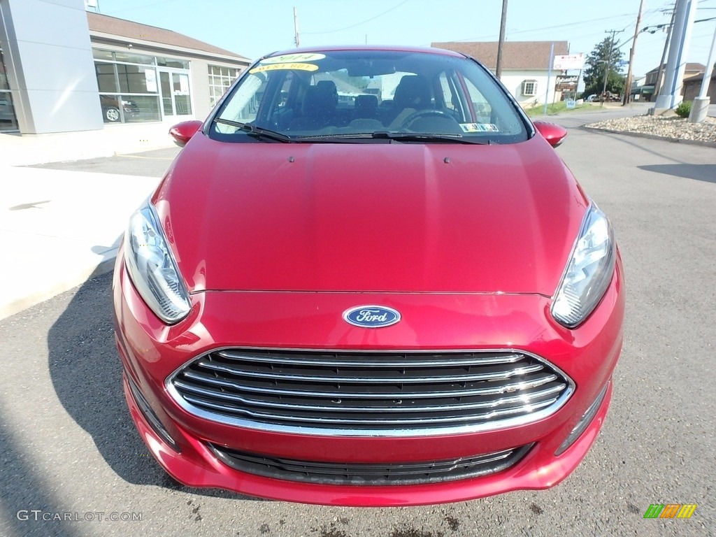 2014 Fiesta SE Sedan - Ruby Red / Charcoal Black photo #2