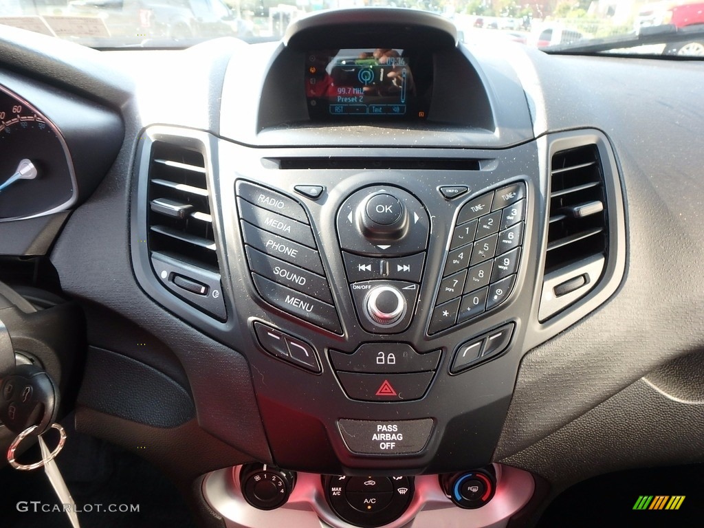 2014 Fiesta SE Sedan - Ruby Red / Charcoal Black photo #17