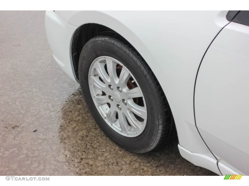 2011 Galant FE - White Pearl / Gray Sport photo #13