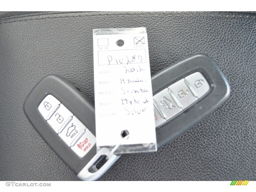 2012 Sonata Hybrid - Silver Frost Metallic / Gray photo #25