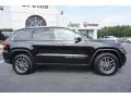 2017 Diamond Black Crystal Pearl Jeep Grand Cherokee Limited  photo #8