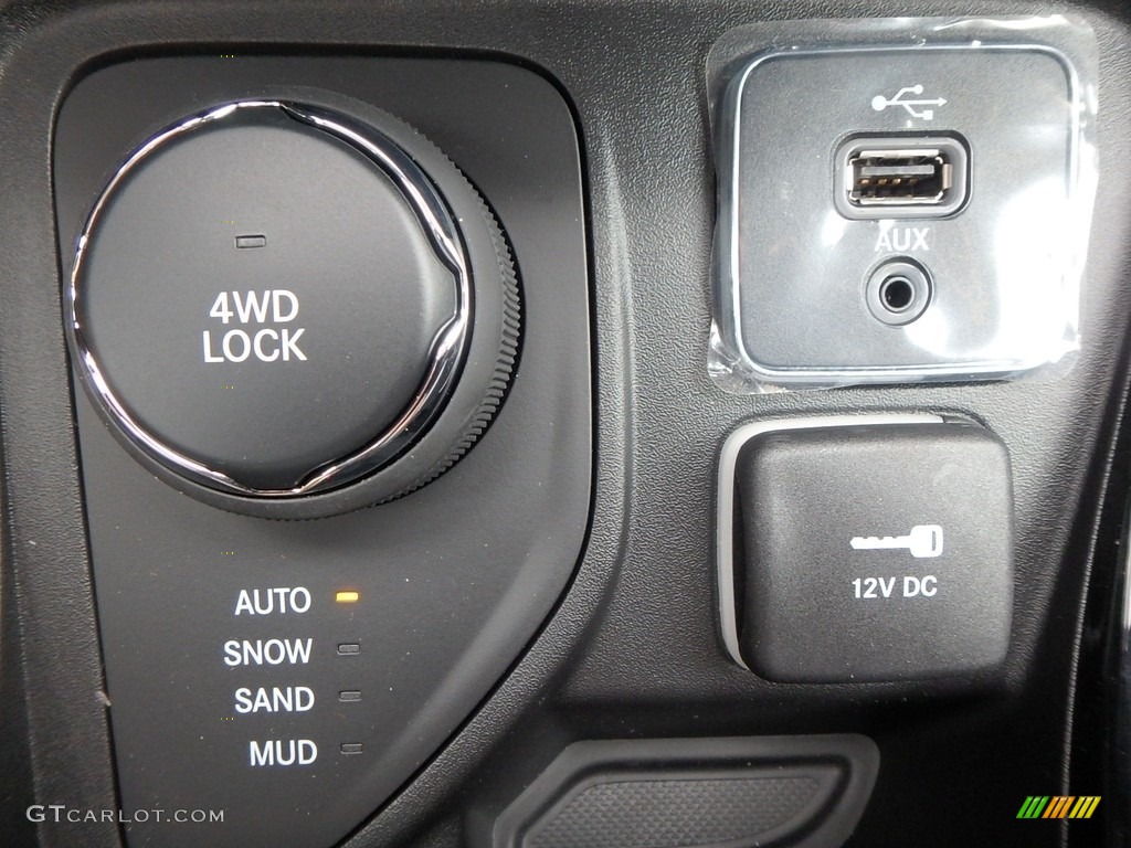2018 Jeep Compass Limited 4x4 Controls Photo #122143724