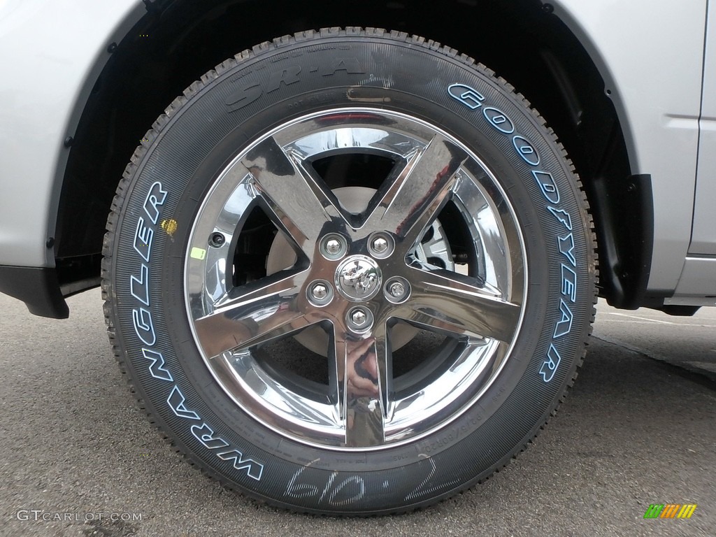 2017 1500 Express Quad Cab 4x4 - Bright Silver Metallic / Black/Diesel Gray photo #8