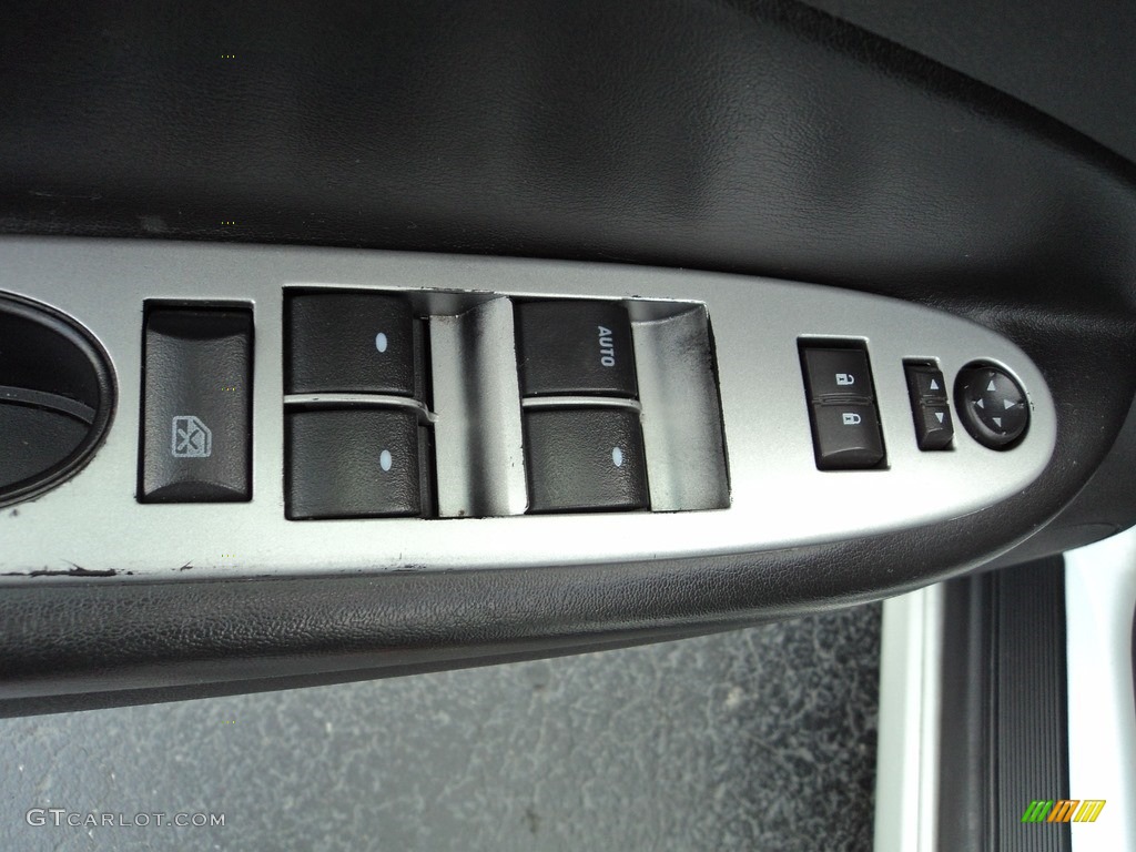 2010 Cobalt LT Sedan - Summit White / Ebony photo #9