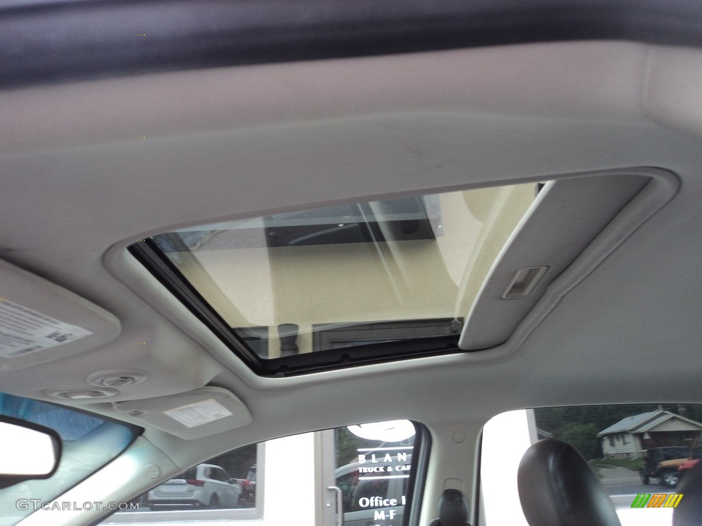 2010 Cobalt LT Sedan - Summit White / Ebony photo #21