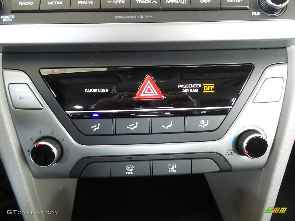 2018 Hyundai Elantra SEL Controls Photos