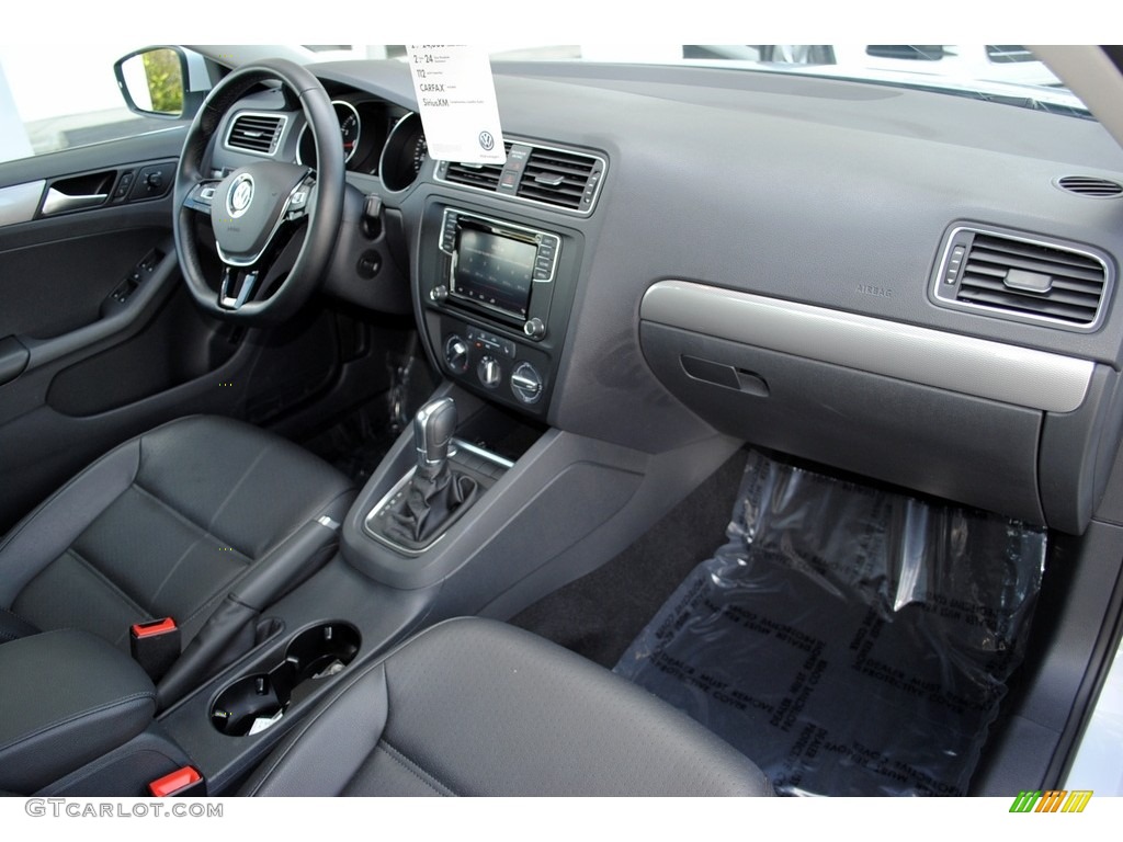 2017 Jetta SE - White Silver / Titan Black photo #18
