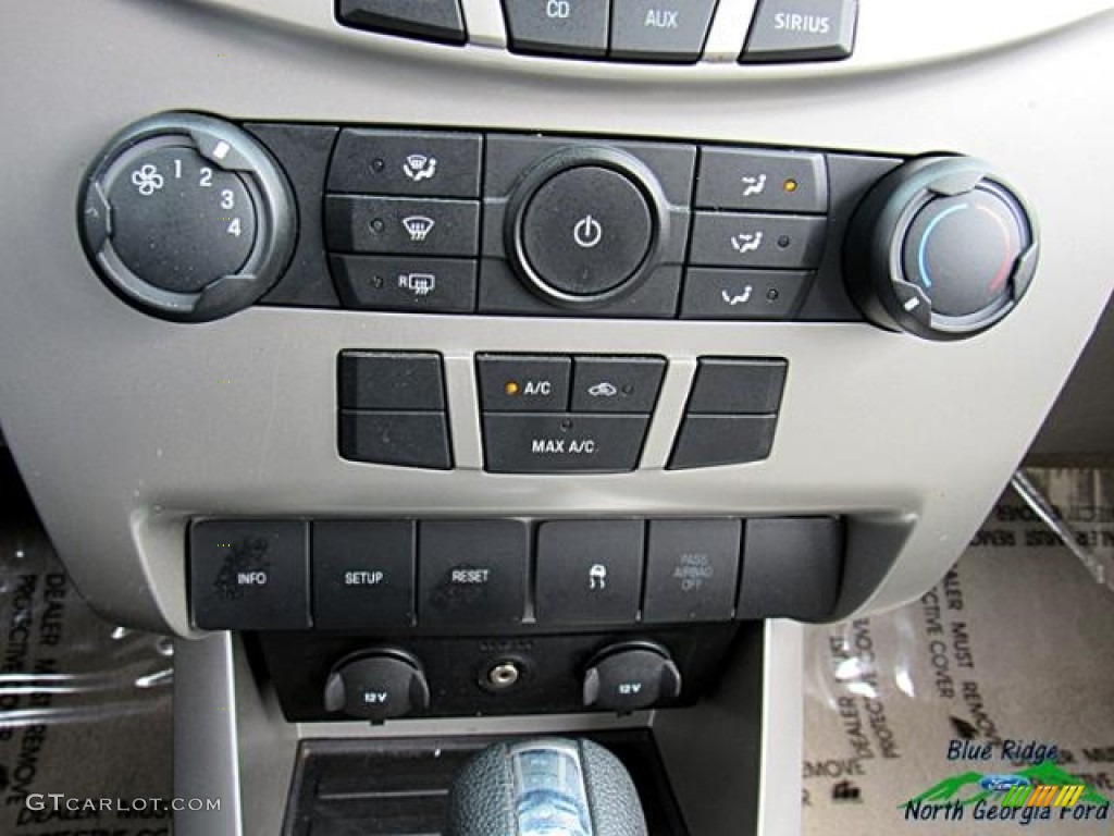 2011 Focus SE Sedan - Ebony Black / Medium Stone photo #23