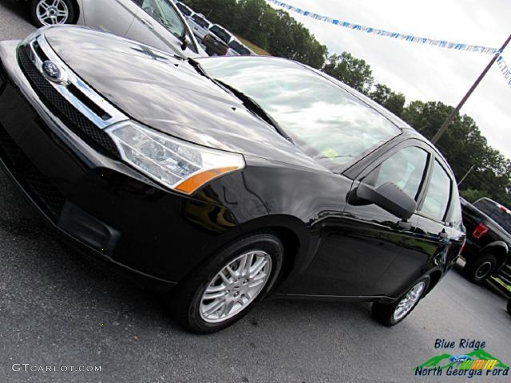 2011 Focus SE Sedan - Ebony Black / Medium Stone photo #31