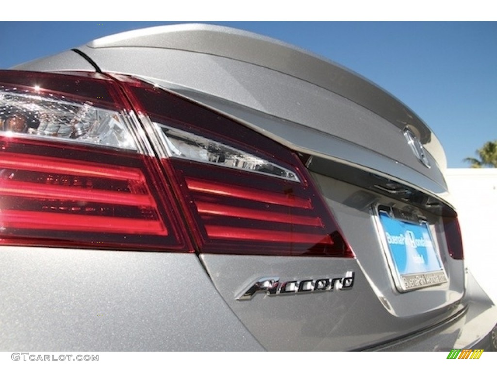 2017 Accord Sport Sedan - Lunar Silver Metallic / Black photo #3