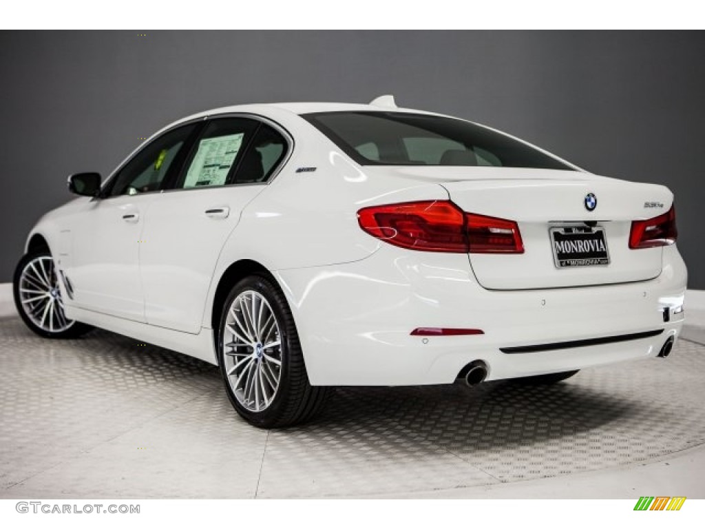 2018 5 Series 530e iPerfomance Sedan - Alpine White / Black photo #3