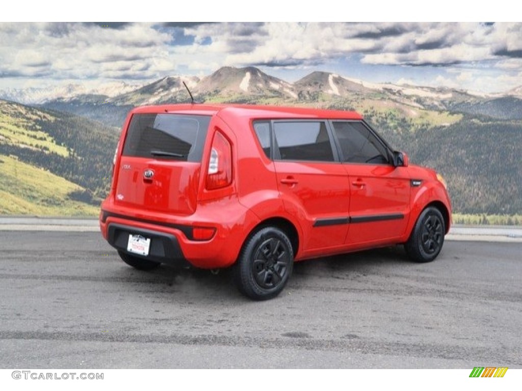 2013 Soul 1.6 - Molten Red / Black Cloth photo #3