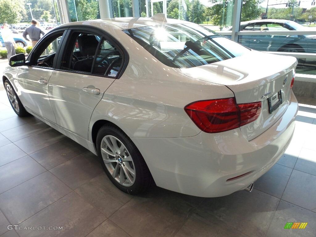 2018 3 Series 320i xDrive Sedan - Alpine White / Black photo #2