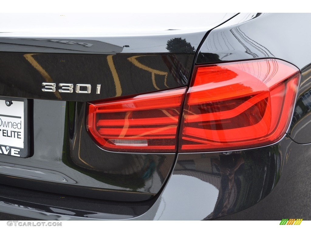 2017 3 Series 330i xDrive Sedan - Black Sapphire Metallic / Black photo #23