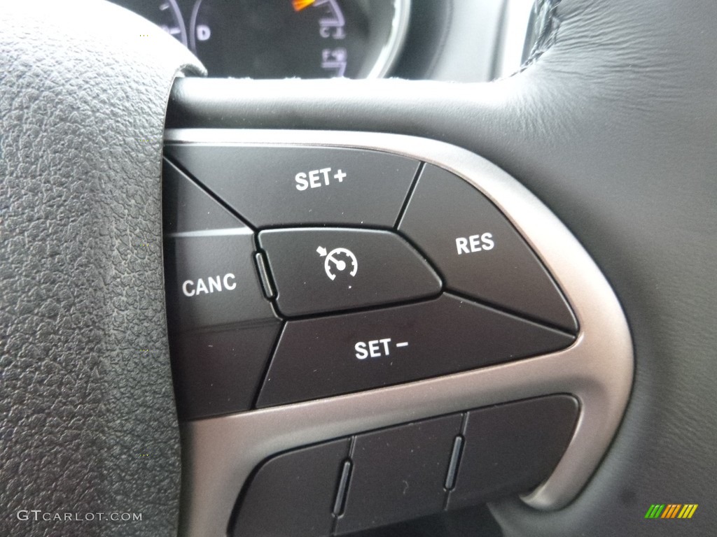 2018 Jeep Grand Cherokee Overland 4x4 Controls Photo #122196204