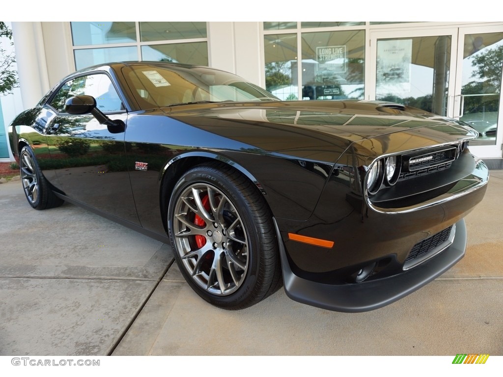 2017 Dodge Challenger SRT 392 Exterior Photos