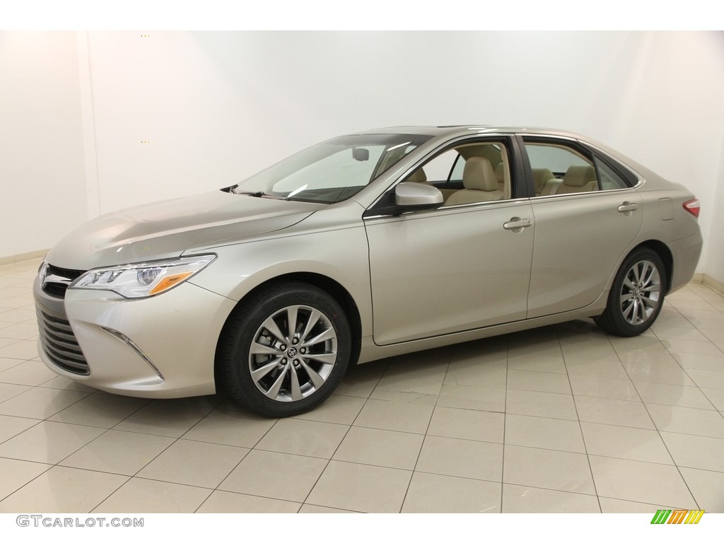 2015 Camry XLE V6 - Creme Brulee Mica / Almond photo #3
