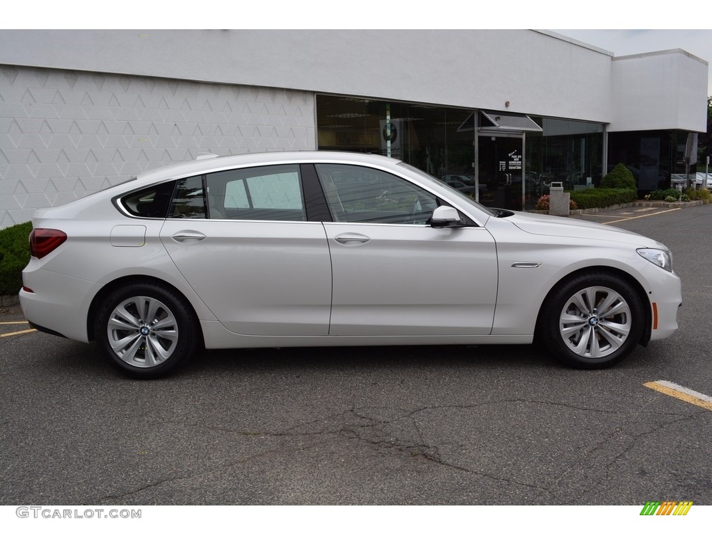 2017 5 Series 535i xDrive Gran Turismo - Mineral White Metallic / Venetian Beige/Black photo #2