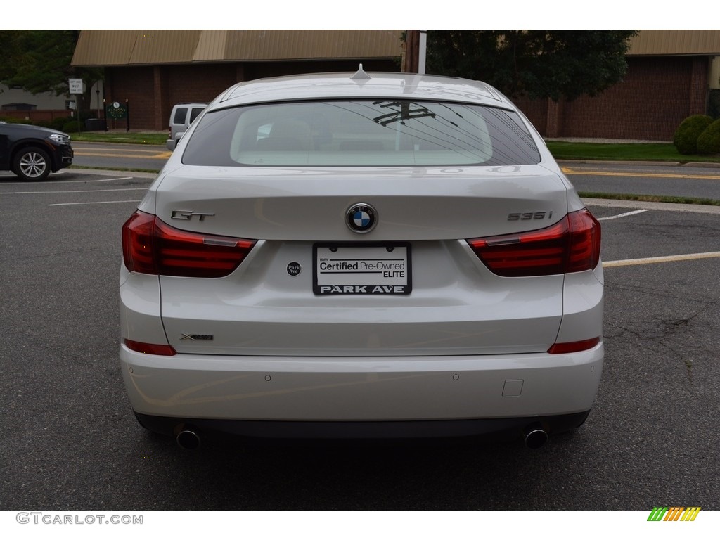 2017 5 Series 535i xDrive Gran Turismo - Mineral White Metallic / Venetian Beige/Black photo #4