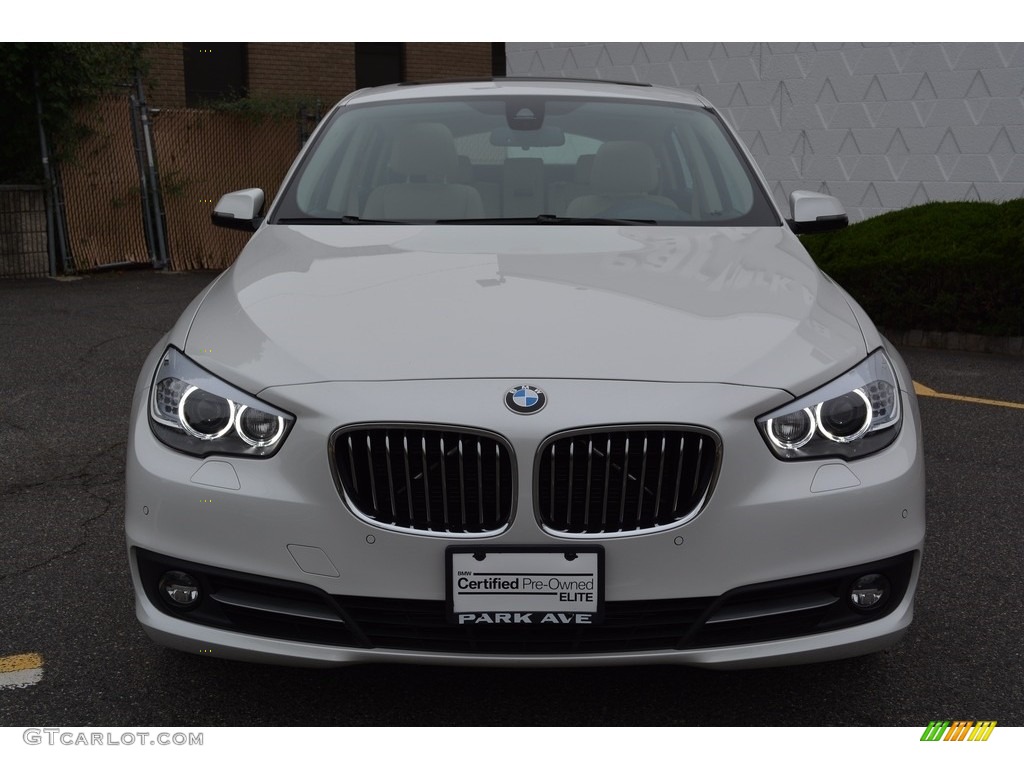 2017 5 Series 535i xDrive Gran Turismo - Mineral White Metallic / Venetian Beige/Black photo #7