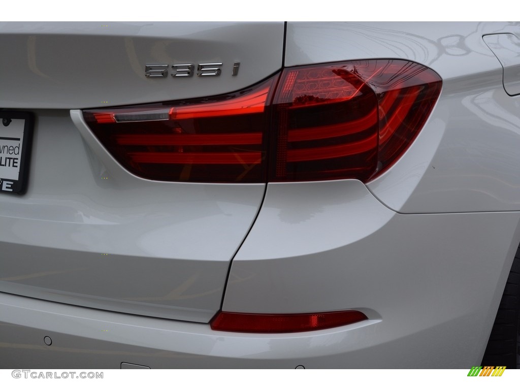 2017 5 Series 535i xDrive Gran Turismo - Mineral White Metallic / Venetian Beige/Black photo #22