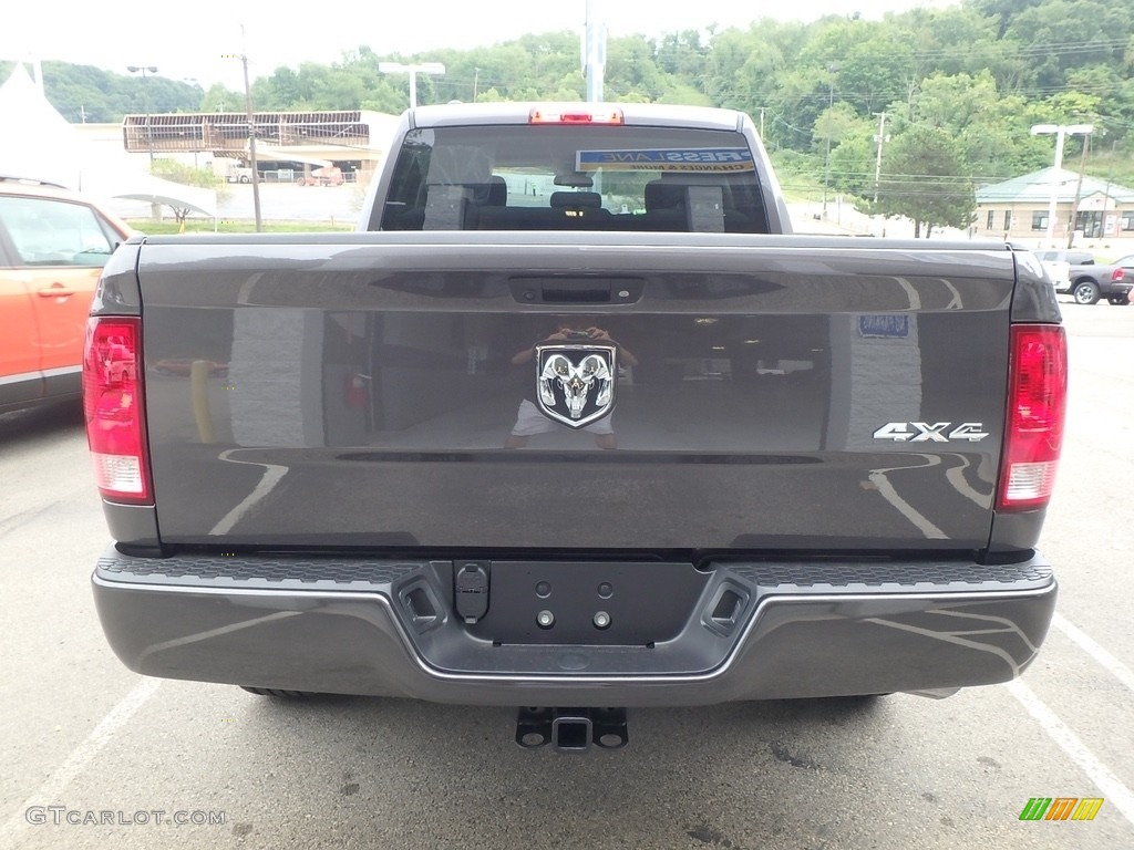 2017 1500 Express Quad Cab 4x4 - Granite Crystal Metallic / Black/Diesel Gray photo #4