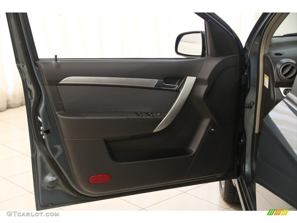 2010 Aveo LT Sedan - Wintergreen / Charcoal photo #4