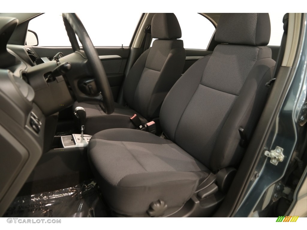 2010 Aveo LT Sedan - Wintergreen / Charcoal photo #5