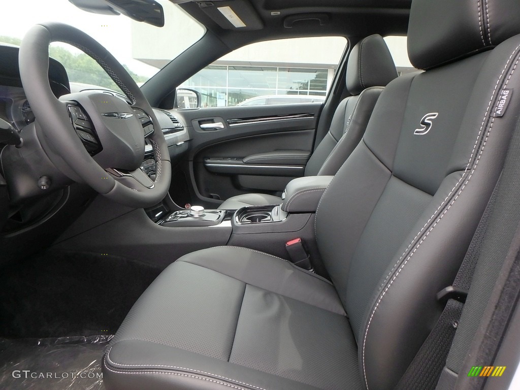 Black Interior 2018 Chrysler 300 S AWD Photo #122205705