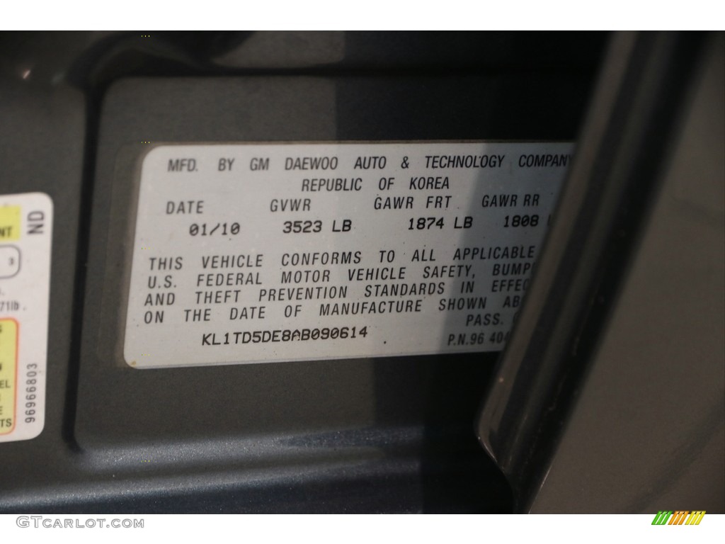2010 Aveo LT Sedan - Wintergreen / Charcoal photo #18