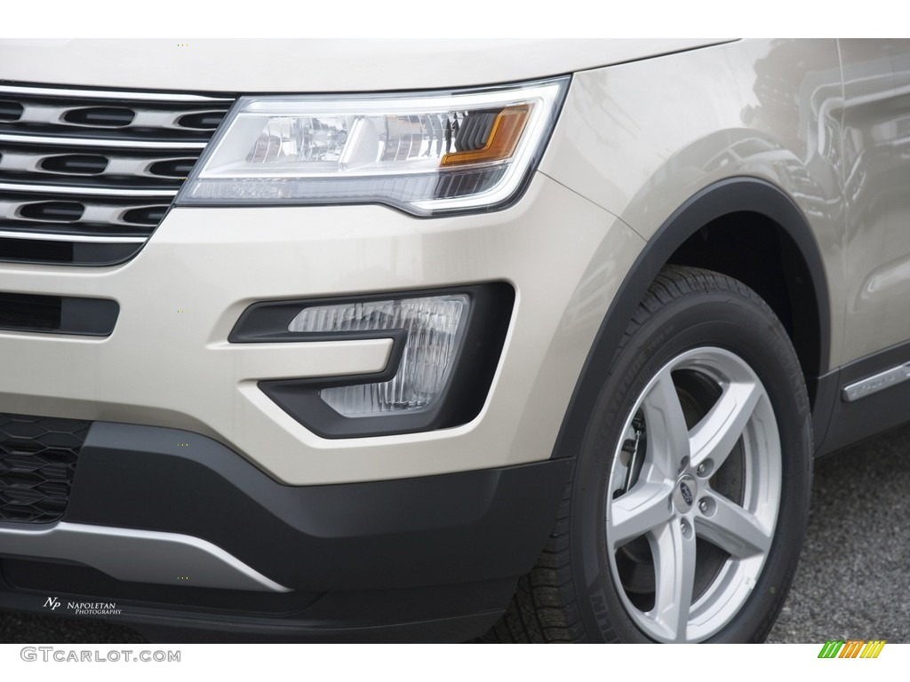 2017 Explorer XLT 4WD - White Platinum / Ebony Black photo #2