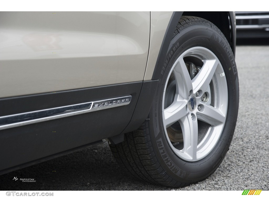 2017 Explorer XLT 4WD - White Platinum / Ebony Black photo #3