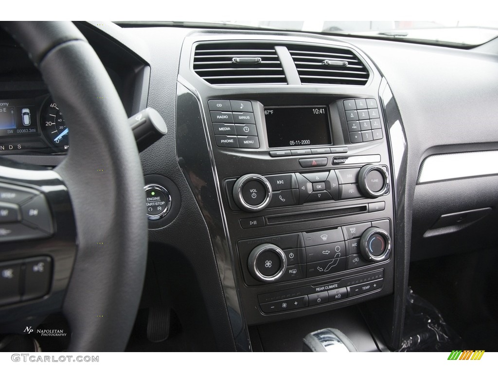 2017 Explorer XLT 4WD - White Platinum / Ebony Black photo #14