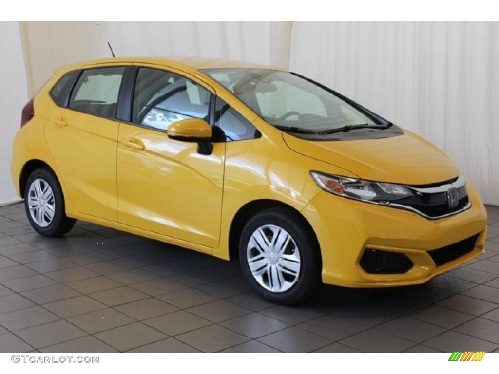 Helios Yellow Pearl 2018 Honda Fit LX Exterior Photo #122223384
