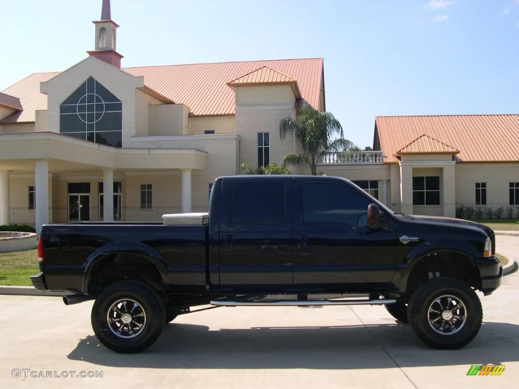 2004 F250 Super Duty Harley Davidson Crew Cab 4x4 - Black / Black photo #2