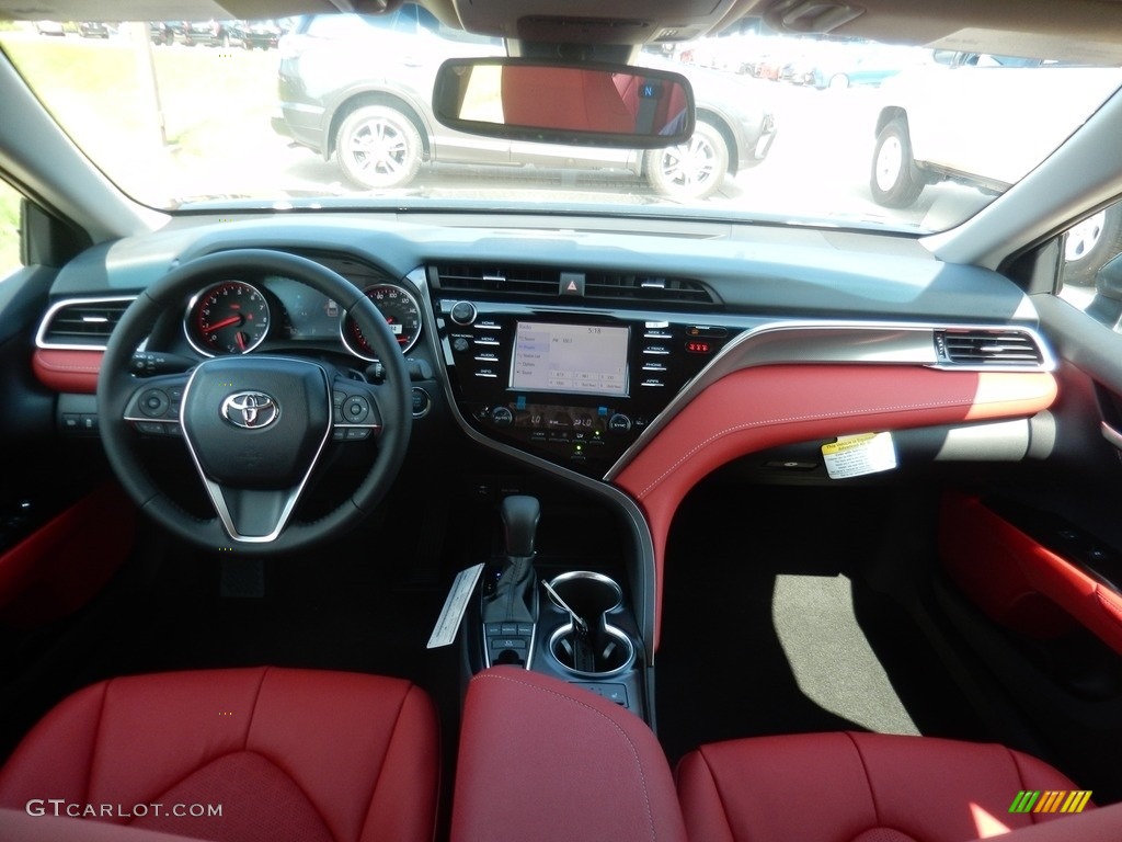 2018 Toyota Camry XSE Cockpit Red Dashboard Photo #122227074