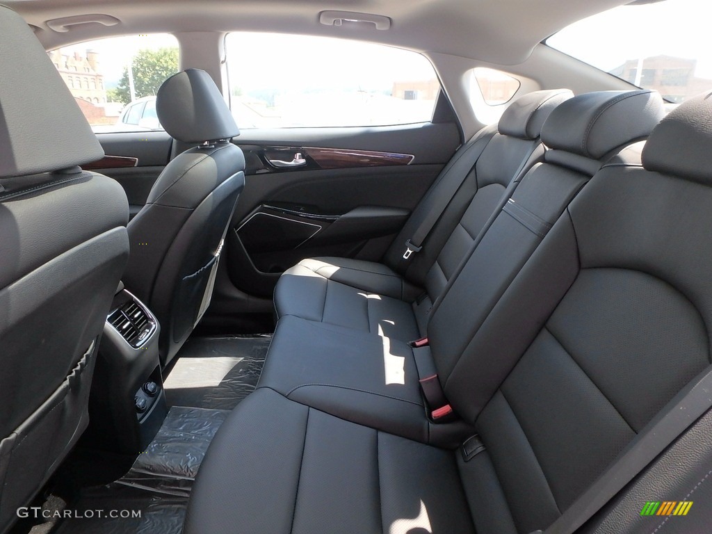 2017 Cadenza Premium - Snow White Pearl / Black photo #11