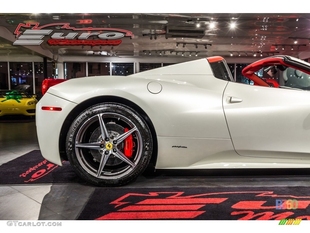 2014 458 Spider - Bianco Avus (White) / Rosso photo #15