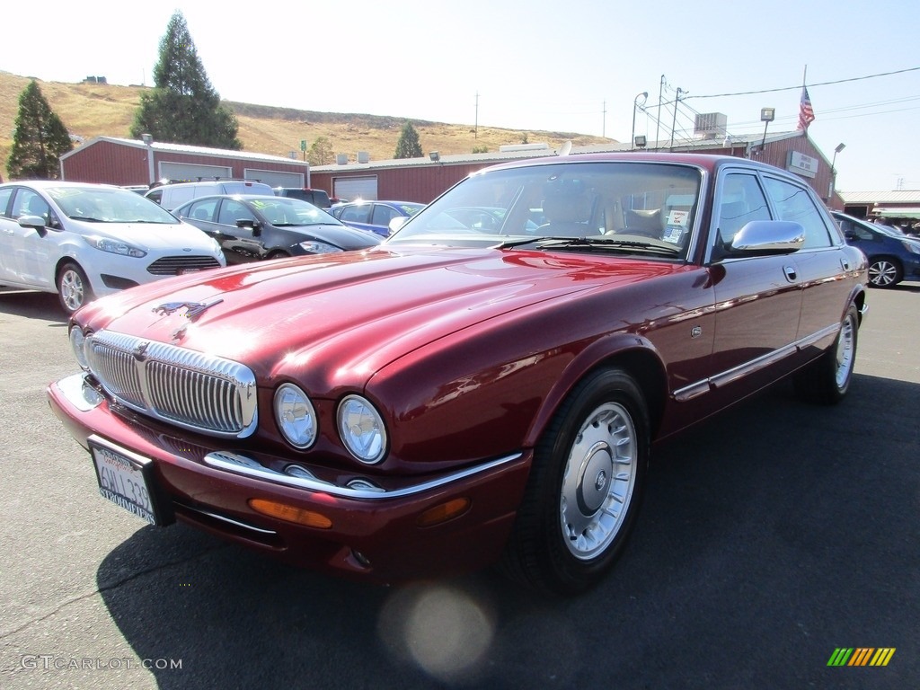 2000 XJ Vanden Plas - Carnival Red / Oatmeal photo #3