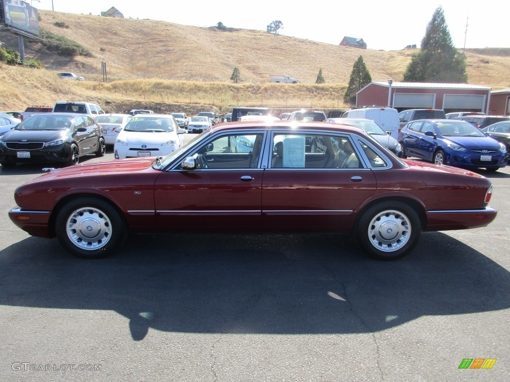 2000 XJ Vanden Plas - Carnival Red / Oatmeal photo #4