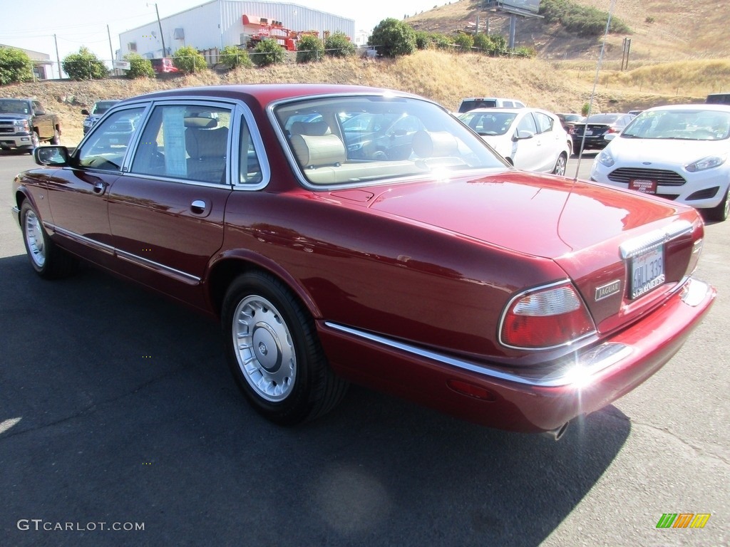 2000 XJ Vanden Plas - Carnival Red / Oatmeal photo #5