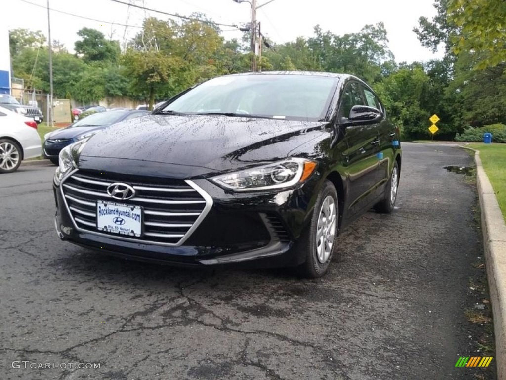 2018 Elantra SE - Phantom Black / Beige photo #1