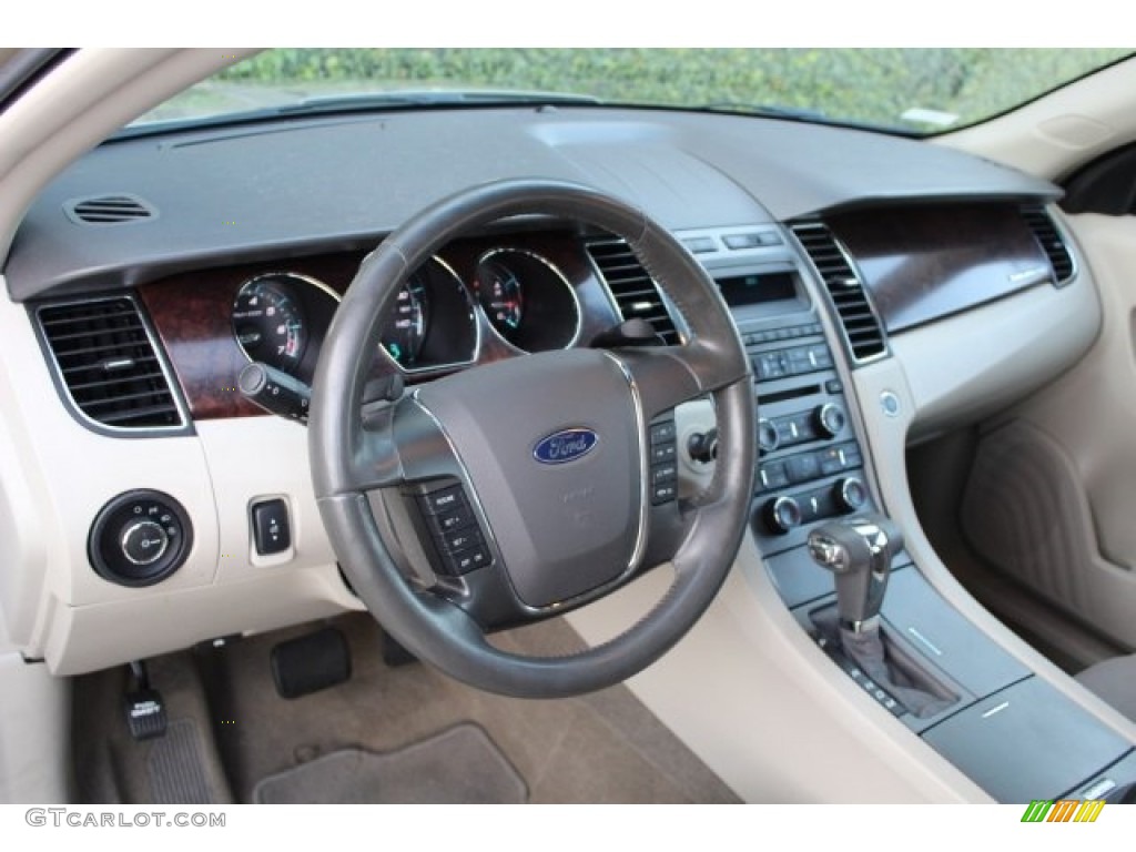 2011 Taurus SEL - Gold Leaf / Light Stone photo #16